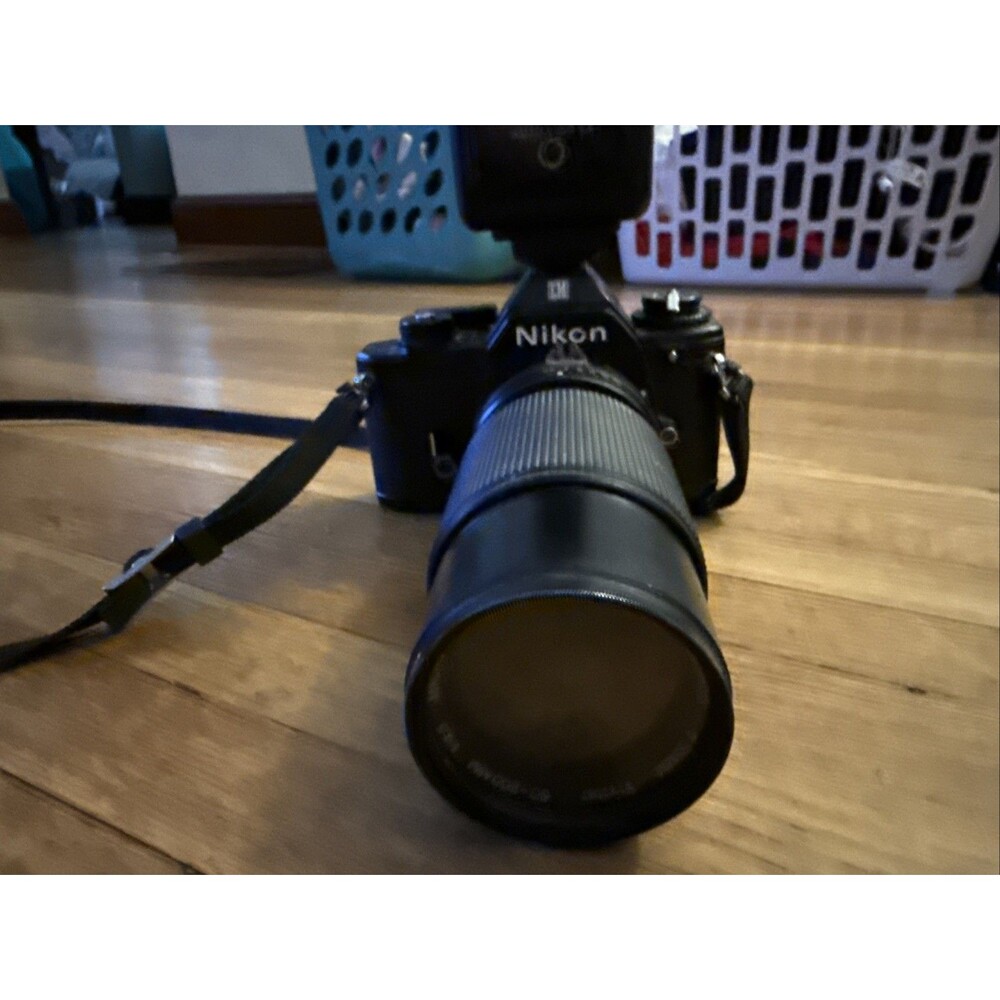 Nikon EM with 80-200mm‎ Vivitar(Kobori) Sunpak Flash Works - Picture 4 of 16
